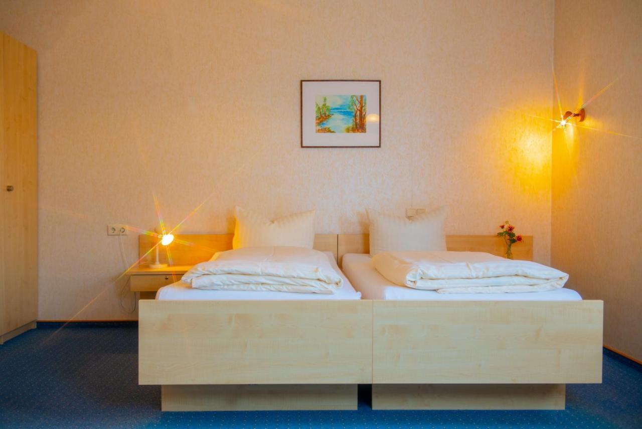 Christliche Gaestehaeuser Weinstrasse Neustadt an der Weinstraße エクステリア 写真